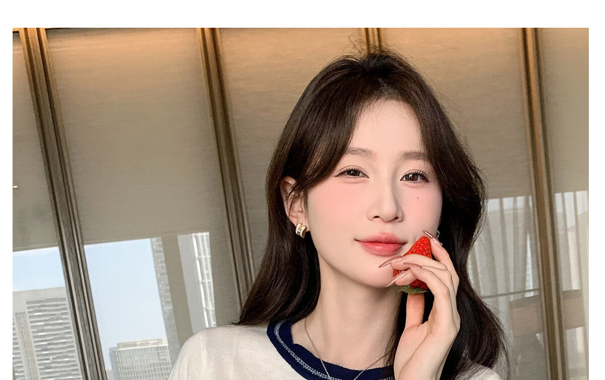 Halo Queen Knitted Short-Sleeve T-Shirt for Women, Round Neck, Contrasting Colors, Fashionable Slimming Top, Contains Wool And Silk, Comfortable Fabric, H52T032 13