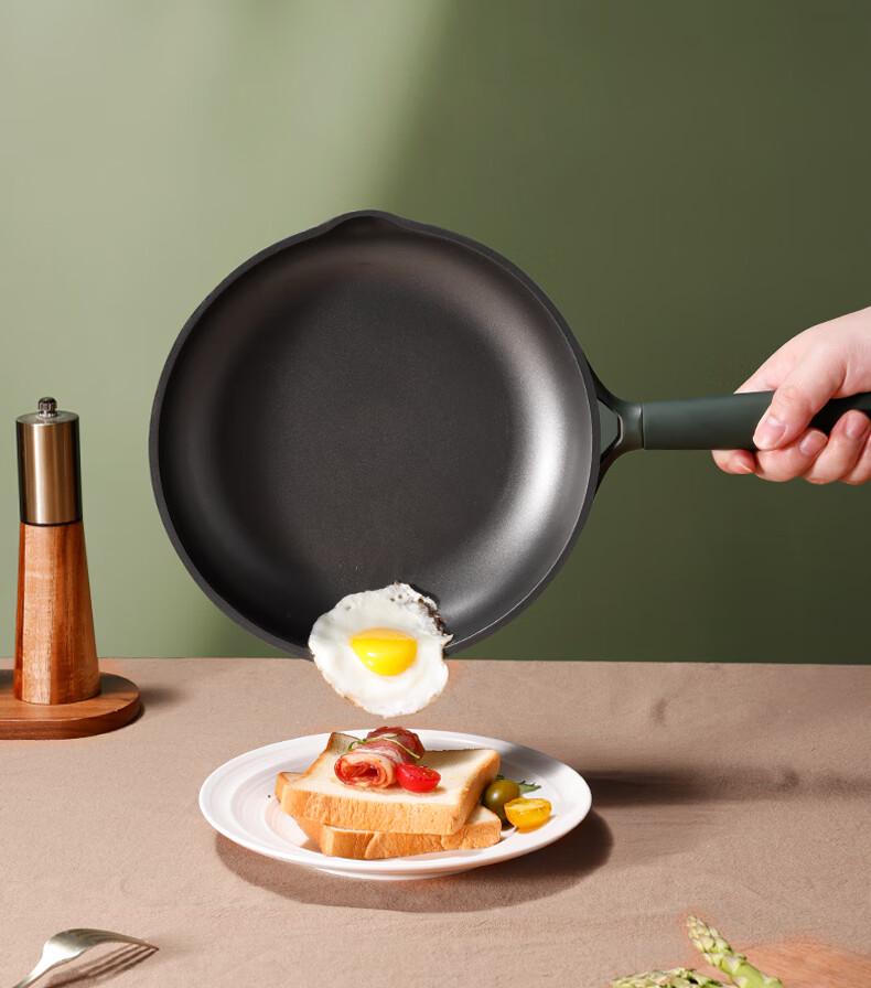 CaROTE Non-Stick Deep Frying Pan for Steak, Titanium Pan for Home Use with Induction Cooker, Egg Frying Pan, 26cm 4