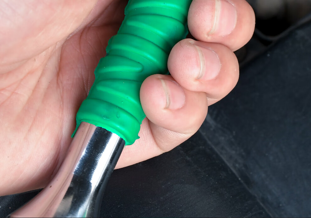 QL Cross Wrench Portable Car Tire Wrench Labor-Saving Tire Removal Tool 20-Inch Green Rubber Handle 12