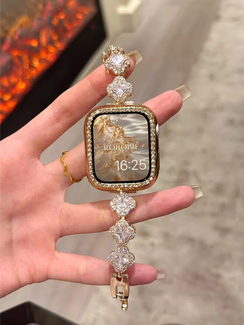 Biaodaige Compatible with Apple S12 Watch, Series S10 Strap, Bracelet Chain, Creative Cute Style, for Apple IWatch S9/S11/8/7, Four-Leaf Clover Chain Strap 12