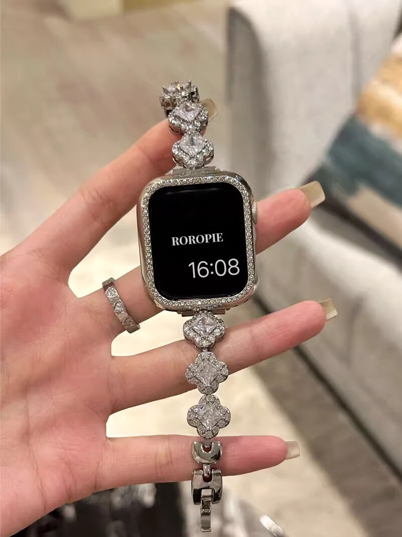 Biaodaige Compatible with Apple S12 Watch, Series S10 Strap, Bracelet Chain, Creative Cute Style, for Apple IWatch S9/S11/8/7, Four-Leaf Clover Chain Strap 7