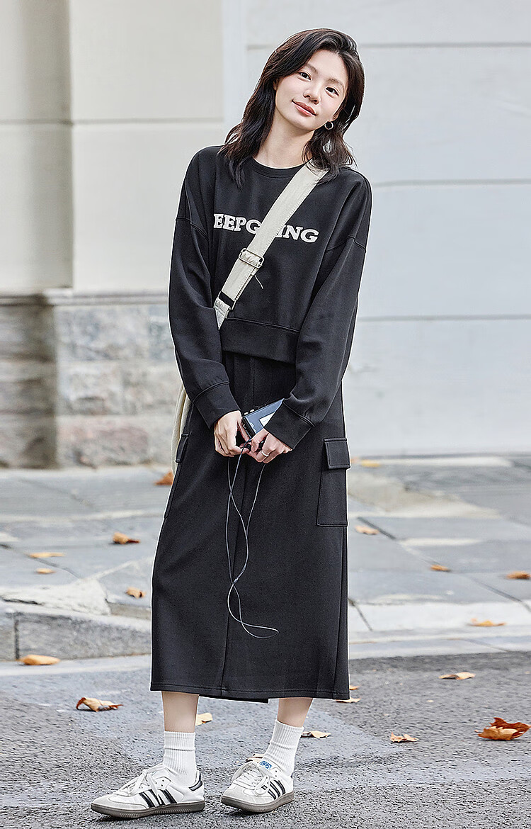 Demana 250G Pique Air Layer Spring Lightweight Warm Letter Embroidered Sweatshirt Set Split Short Two-Piece Women 5