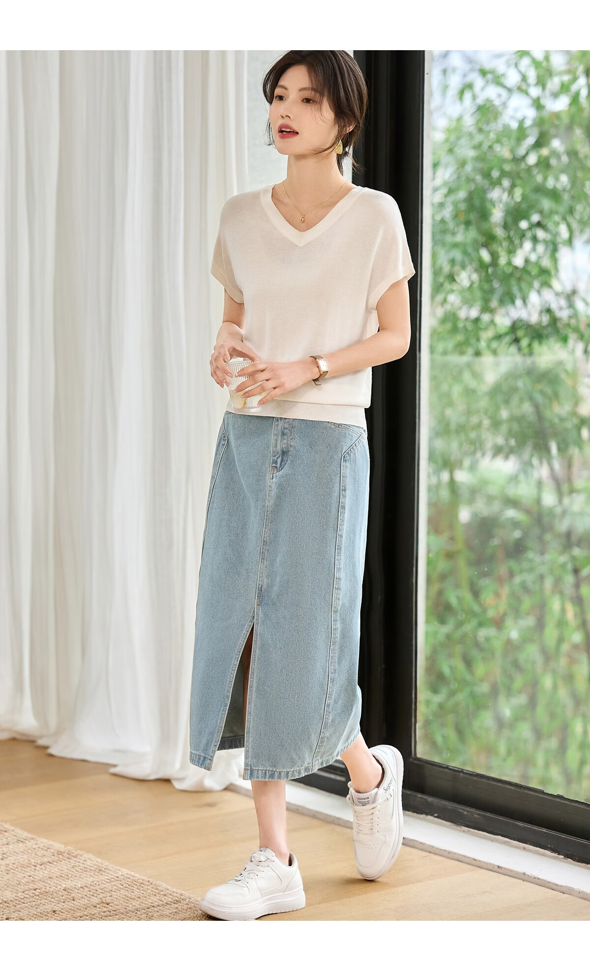 Taxiang Women's Short-Sleeve V-Neck Thin Summer Knit T-Shirt with Hollow Design at Back, Distinctive Top Blouse T52T078 16