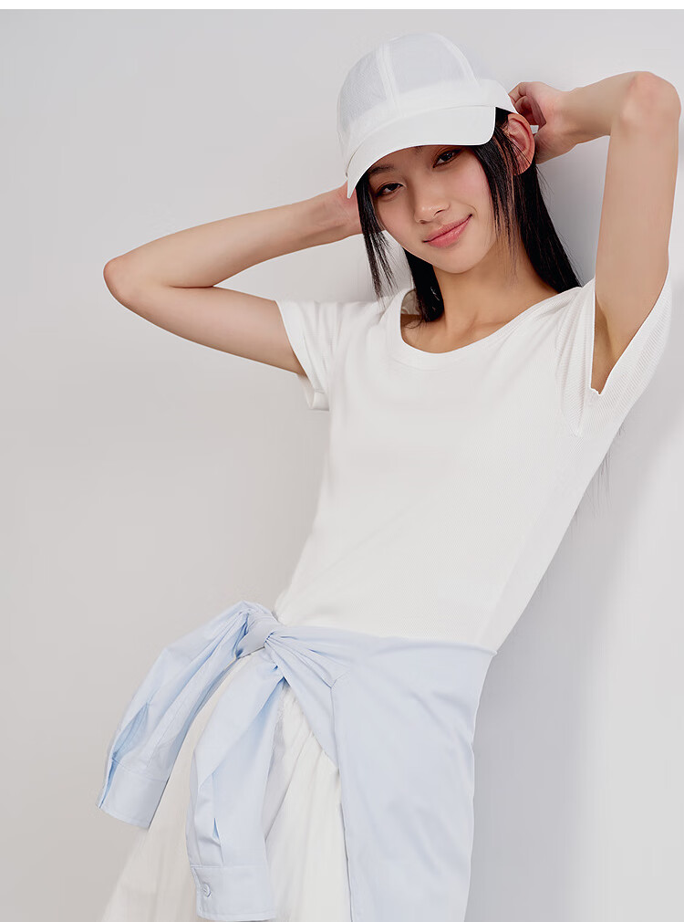 Semir Women's Short-Sleeve T-Shirt, Summer Cropped Fitted Round Neck Regular Shoulder Top 101325100006 11