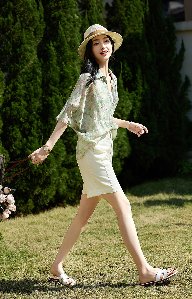 Dme [Bolimamanbo] Summer Flowy Cloud Brocade Thick-Printed Shirt, Stylish Divided Mid-Sleeve Blouse, Women's Top 10