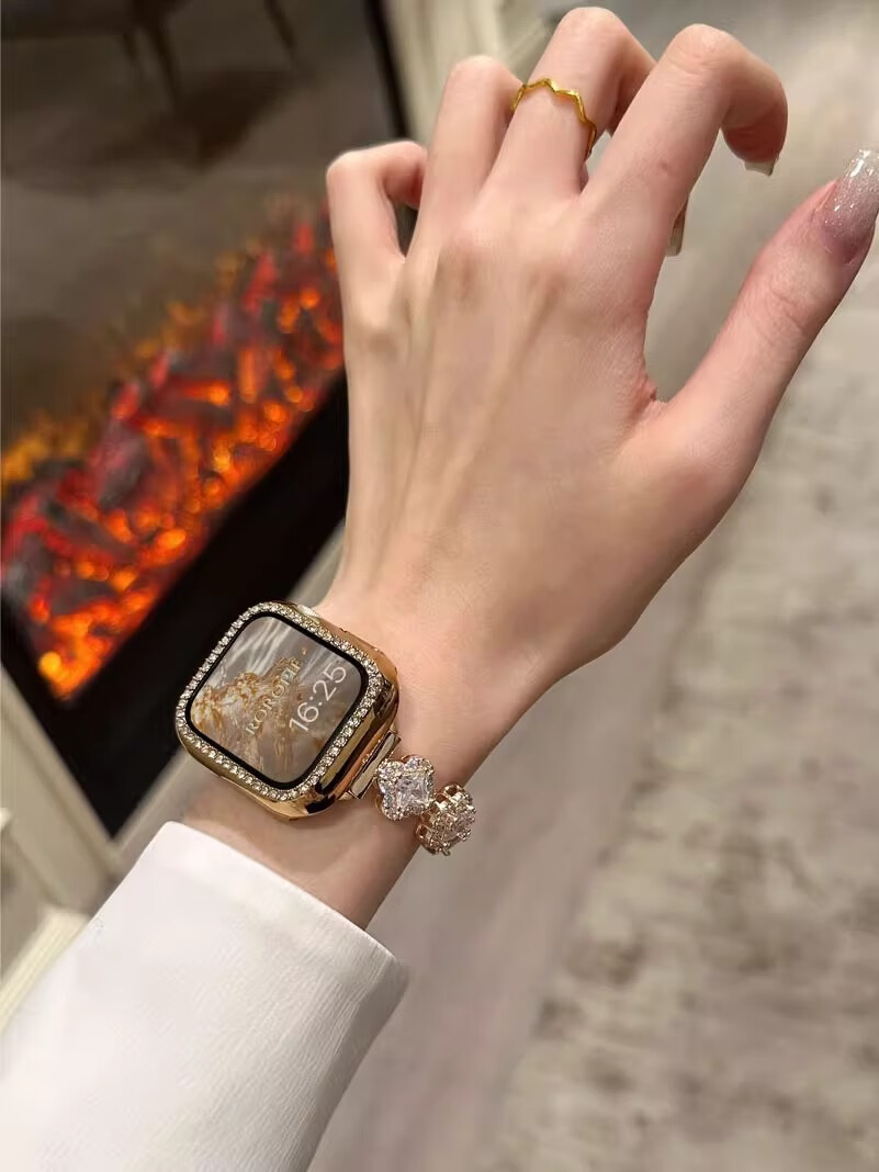 Biaodaige Compatible with Apple S12 Watch, Series S10 Strap, Bracelet Chain, Creative Cute Style, for Apple IWatch S9/S11/8/7, Four-Leaf Clover Chain Strap 13