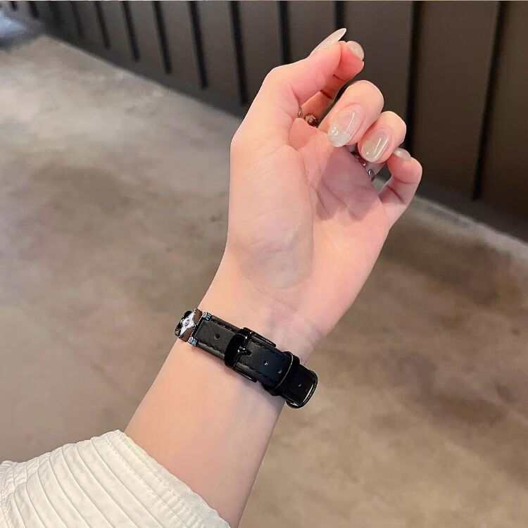 Biaodaige Leather Strap for Apple Watch Series 12, Women's SE3/2, Compatible with S10/S9/11/iWatch, Fresh Autumn And Summer Style with Four-Leaf Clover Design for Women in Gold 15