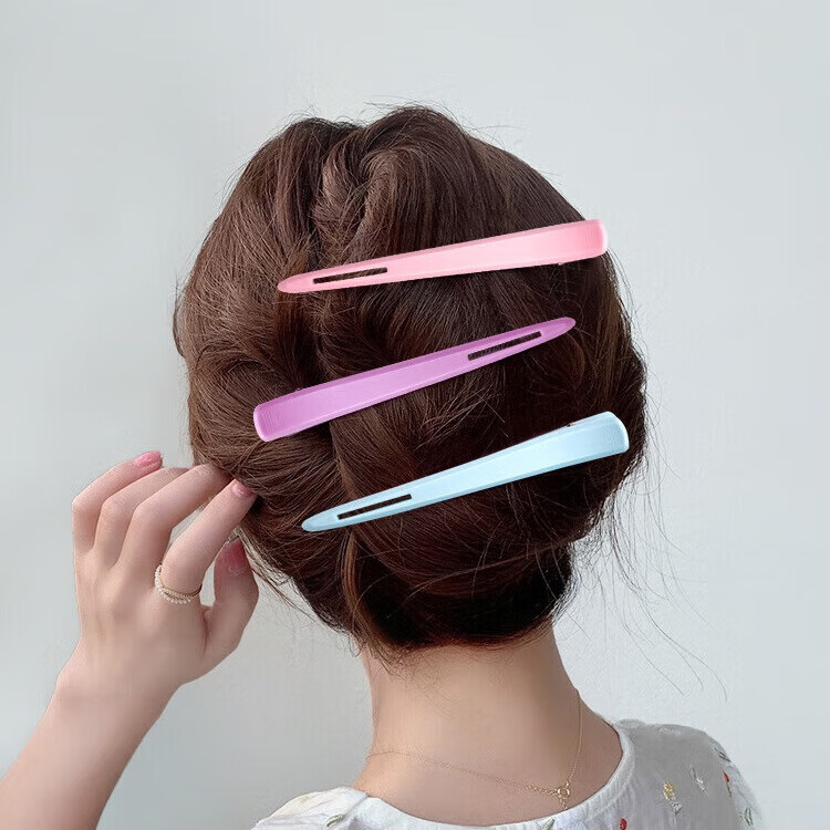 Jiaoxuefei Curved Invisible Bobby Pins 200pcs Small Black Hair Clips for Bangs and Flyaways