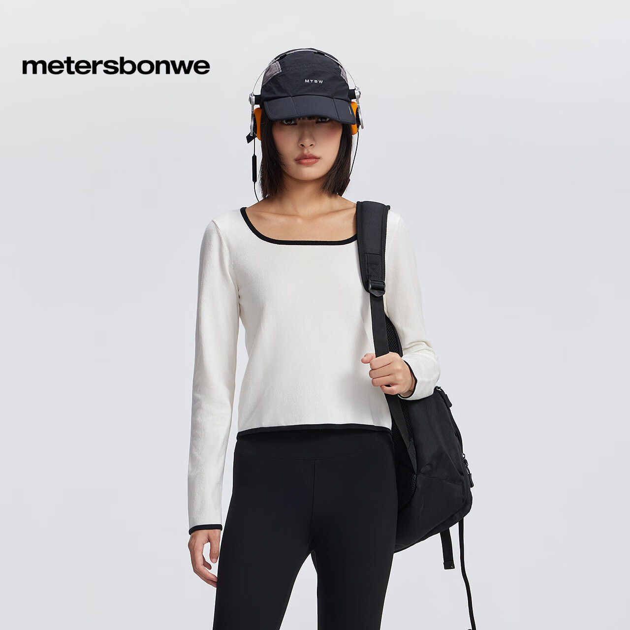 Meters Bonwe Women's New U-Neck Contrast Trim Fashionable Comfortable Base Layer Sweater