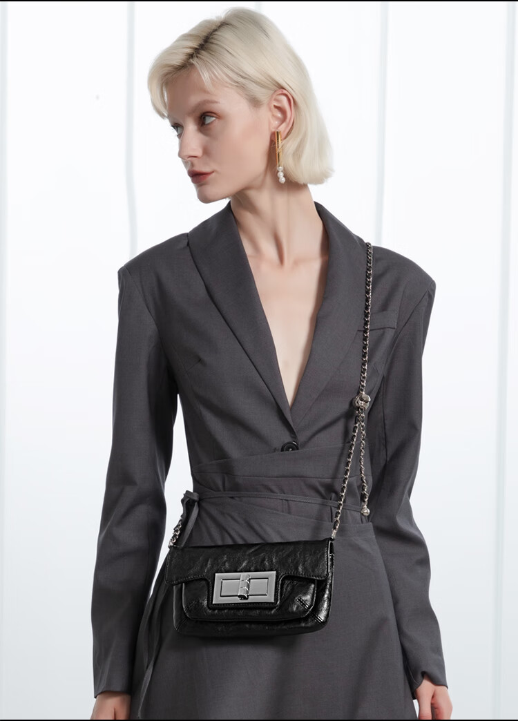 Mood Top-Grain Leather Chain Bag for Women, Black Small Square Bag, Autumn/winter Commuter Shoulder Crossbody Bag, Light Luxury Women's Handbag 11