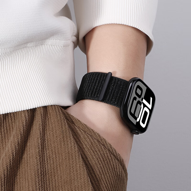 Спортивный ремешок для Apple Watch