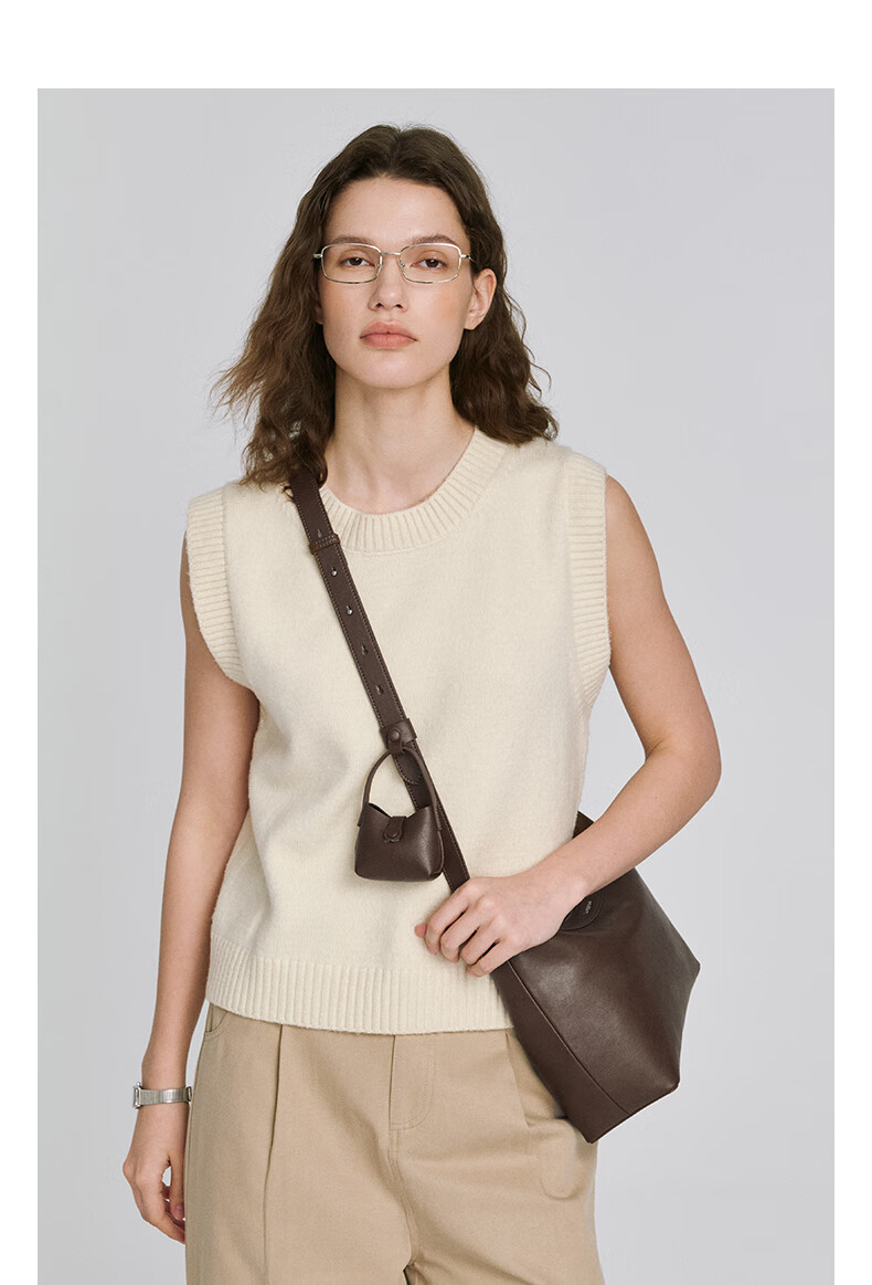 La Festin Retro Large Capacity Cowhide Tote Bag for Women, 2026 New Style Commuter Shoulder Bag, Birthday Gift for Girls 3