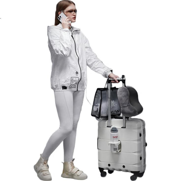 White Image 3