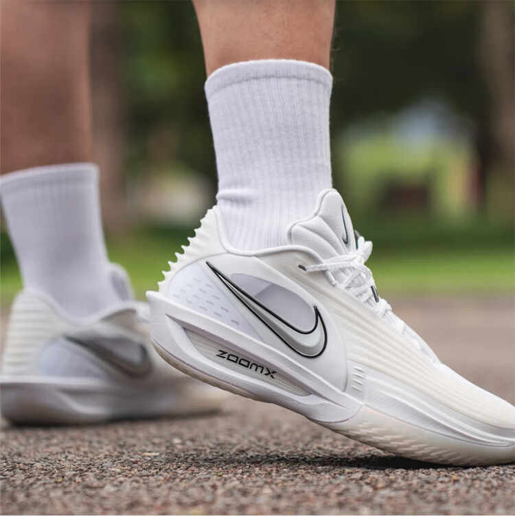 NIKE Men's G.T. CUT 3 TURBO Basketball Shoes, HV9919-101, White And Black, Size 42 2