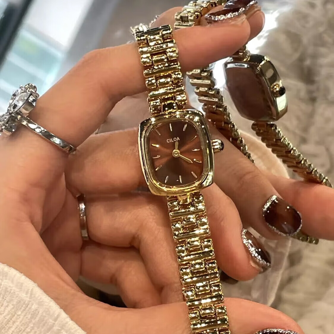 CILOA 2026 New Women's Watch, Small Gold Watch for Ladies, Light Luxury Niche Brand Top Ten Watches, Bracelet-Style Women's Wristwatch