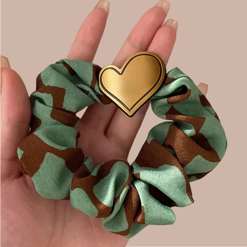 Jiaoxuefei Elegant Hair Tie with Heart Design, Green, High Ponytail Bun Hair Elastic Band with Leather Cover, Hair Accessory Gift