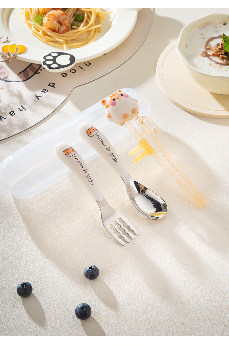 Guangyi Children's Chopsticks Training Set with Fork And Spoon, 3-Piece Kids' Tableware Set + Box GY1488 1