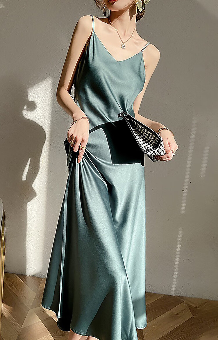 Dme [Glossy Satin Spaghetti Strap Dress], Elegant X-Shaped Spaghetti Strap Midi Dress for Women in Spring And Summer 3