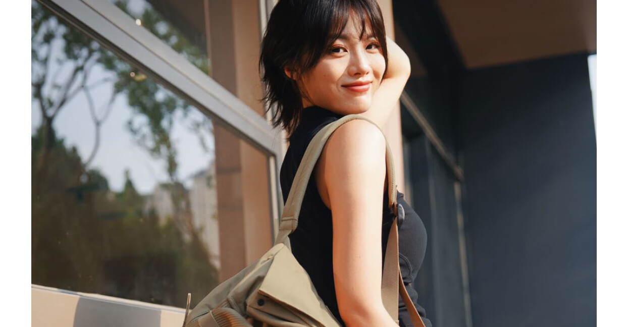 Tujia TUPLUS Comfortable Backpack, Large Capacity Travel Bag, Multifunctional Laptop Bag, Stylish Commuter Backpack, Light Mist Blue 3