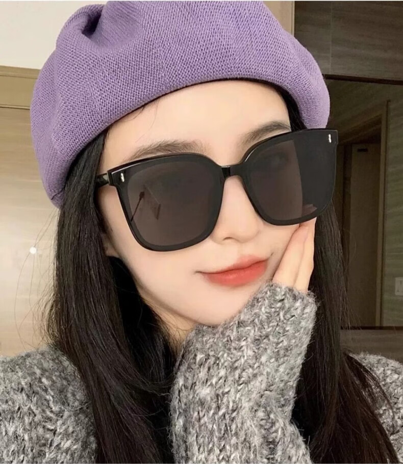 FENCHI GM Folding Sunglasses for Women, 2025 New High-End Style, Face-Slimming Effect, UV Protection, Specially Designed for Driving, Sunglasses for Men And Wome 1