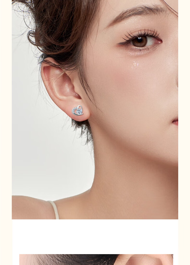 Chow Tai Fook Weekly Light Luxury High-End Silver Stud Earrings for Women Gift Box Birthday Present for Girlfriend 18