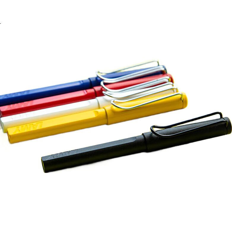 Шариковая ручка LAMY Safari