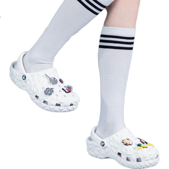 CROCS Durian Clog Perforated Shoes for Men And Women, Sandals And Slippers for Beach, 209563-100 M5W7
