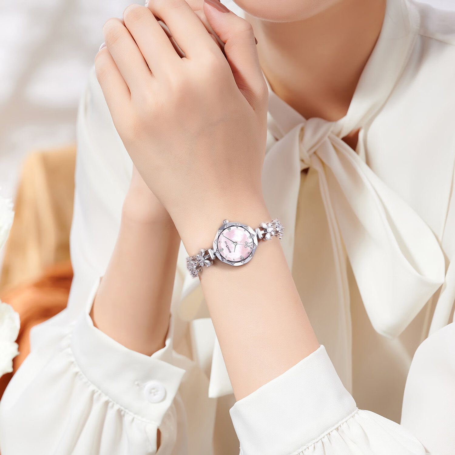 COMLORVEI Bowknot Diamond Bracelet Watch Women's British Style Waterproof Elegant Wristwatch Gift 695