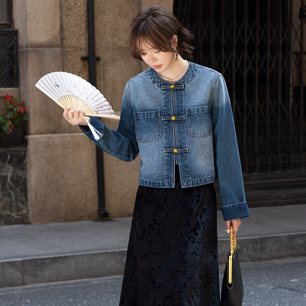 MT New Chinese Style Autumn Exquisite Fashion Small Frog Button Turn-up Sleeve Denim Jacket