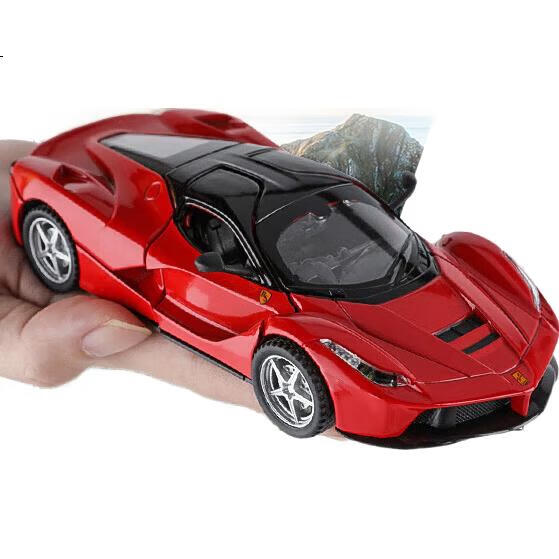 Машинка Anby Families Ferrari GT, металлическая, масштаб 1:32, для детей от 3 до 6 лет, с звуковыми и световыми эффектами, подарочная упаковка