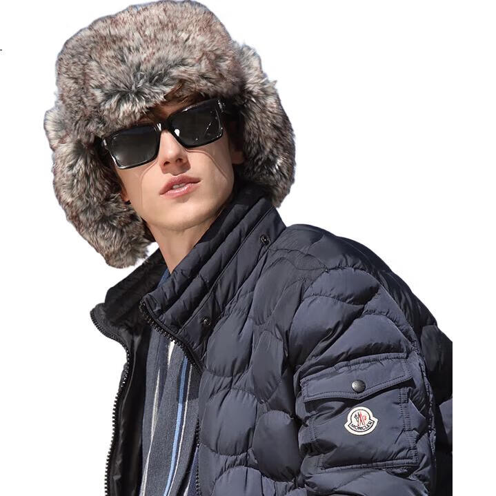Теплая мужская шапка