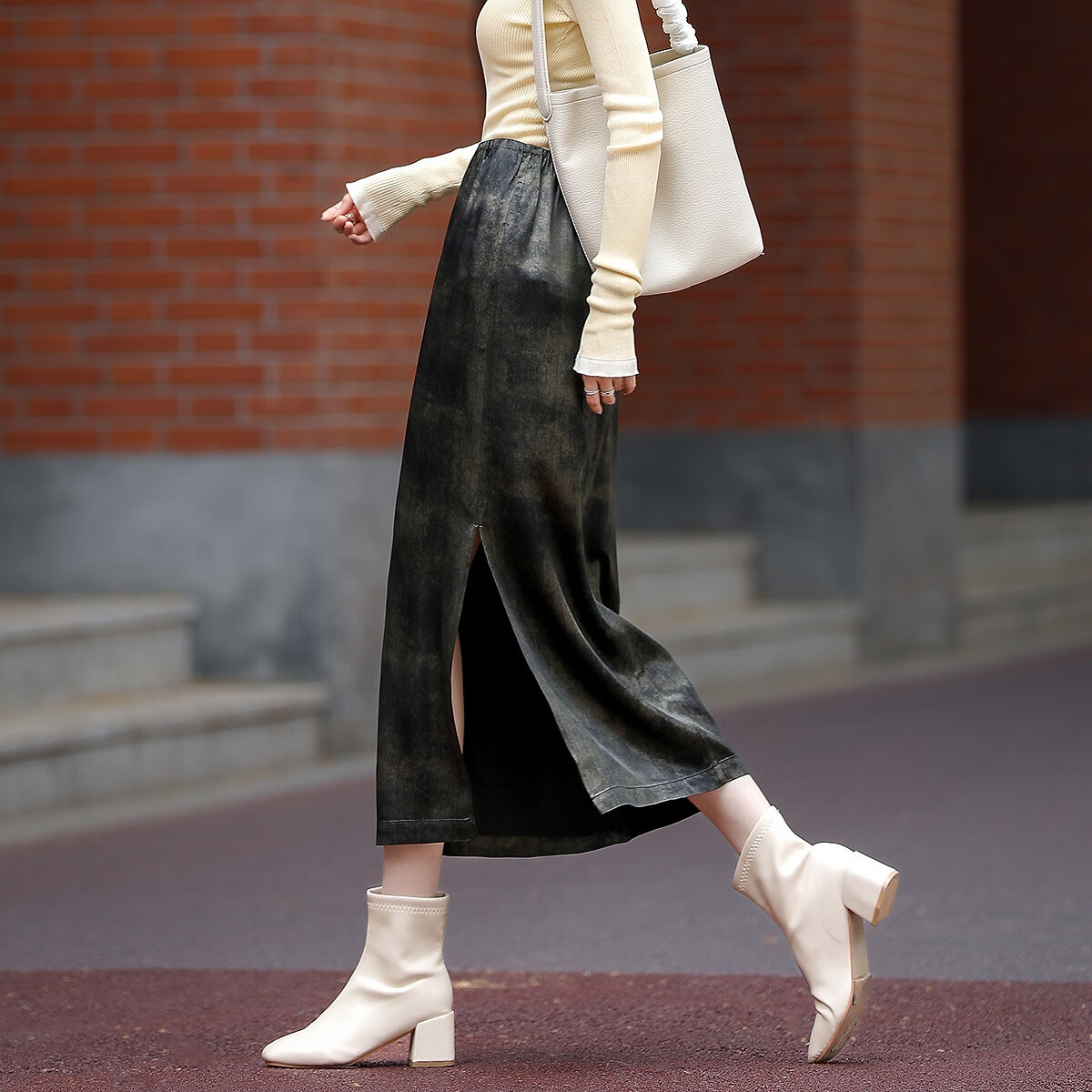 Dme [Fine Smooth Acetate] Elegant Autumn Style Elastic Waist Gold-Stamped Straight Skirt for Petite Wome