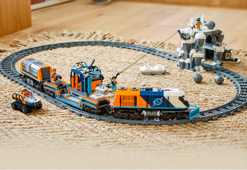 LEGO City 60508 Police Chase Train Building Blocks Toy for Boys and Girls Birthday Gift Display 2