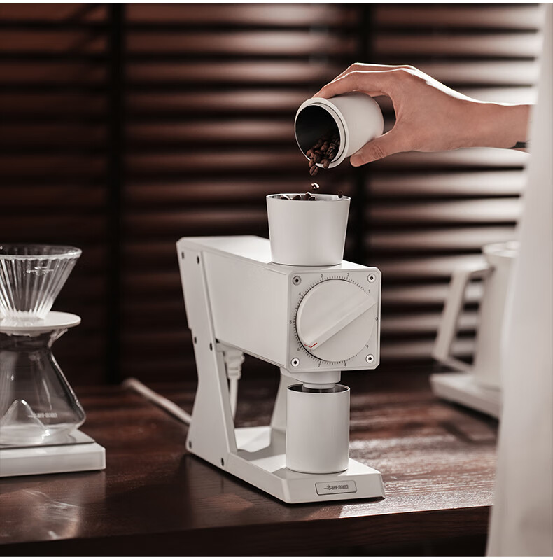 MHW-3BOMBER, Gift Sniper Portable Electric Coffee Grinder, Professional Home Coffee Bean Grinder with Titanium Coating 32