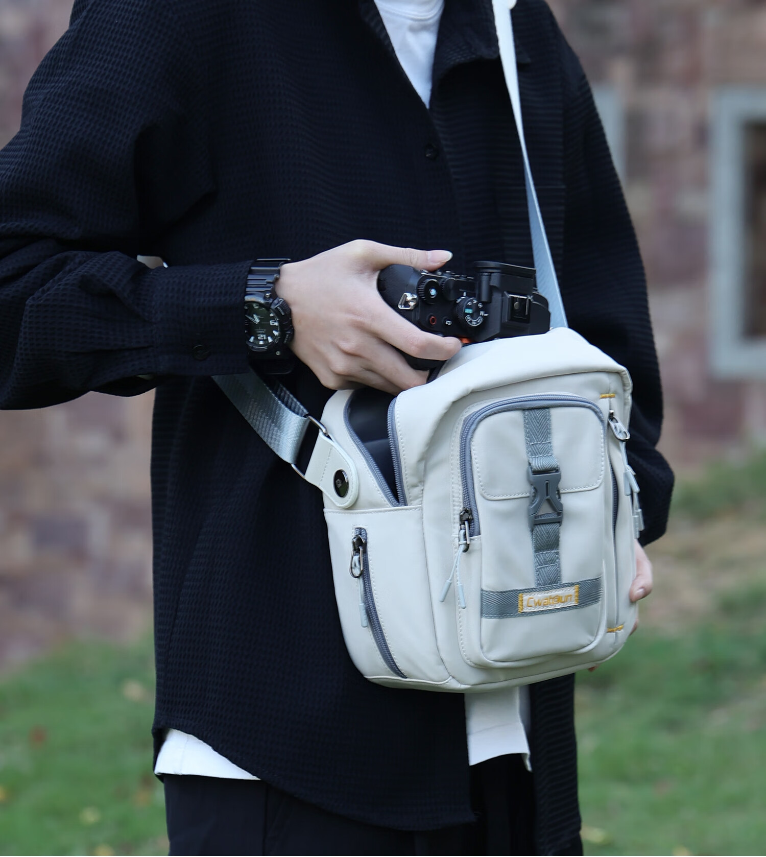 CWATCUN Kaden Single Shoulder Crossbody Handheld Camera Bag One Body One Lens Waterproof Backpack Daily Commuting for Fuji Sony Nikon Canon 10