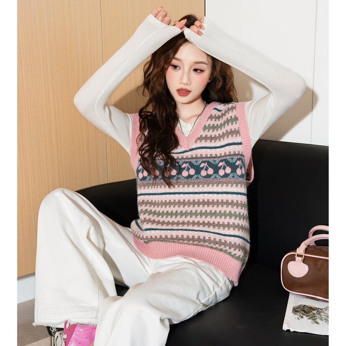 TonLion 2024 Women's V-Neck Jacquard Knit Vest Sweater