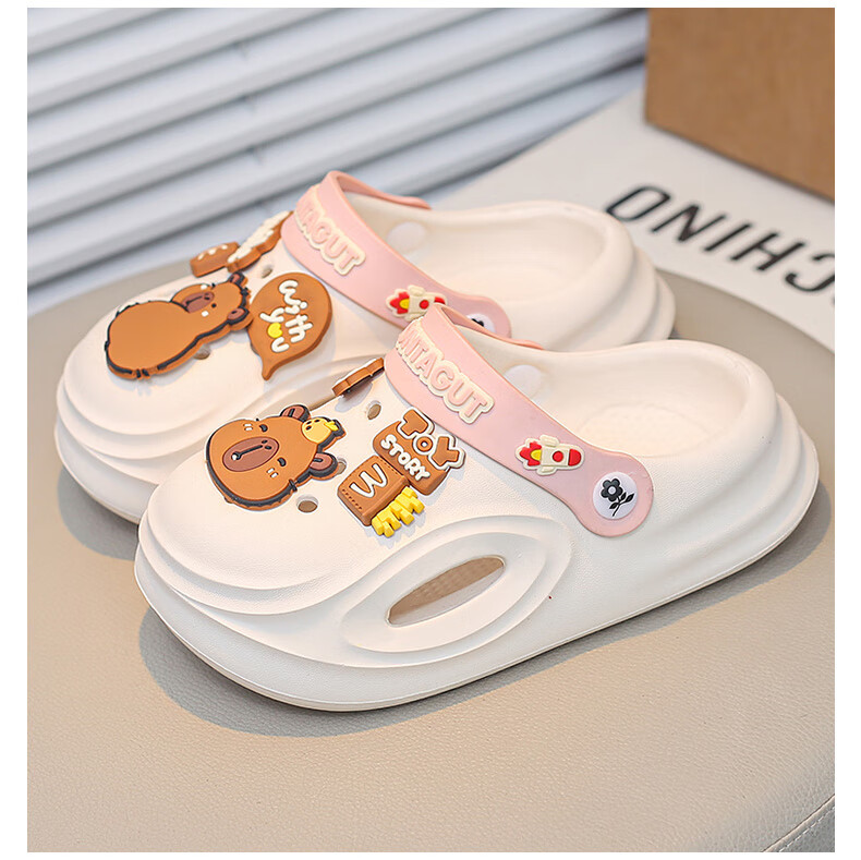 Montagut Boys' Clog Sandals Children's Slippers for Ages 6-12 Indoor Non-Slip Sports Beach Closed-Toe Sandals 6