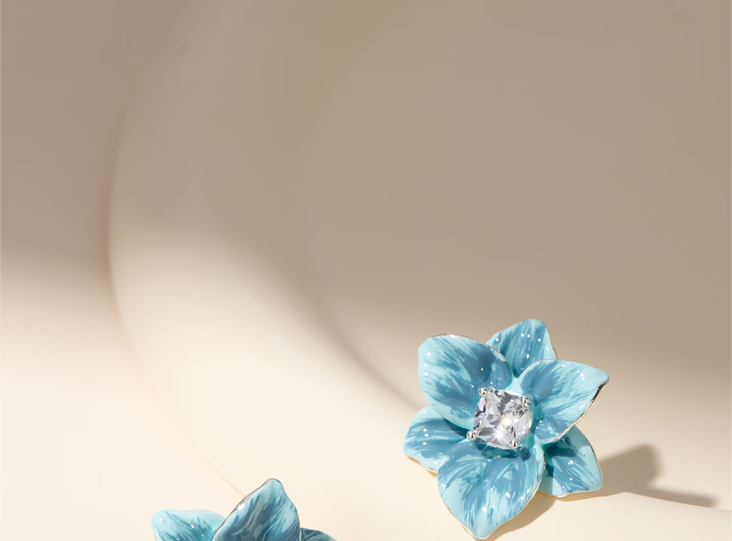 Qlady Summer Earrings Blue Flower Studs for Women, 2025 New High-End Niche Design, Ear Piercing Earrings Gift 10