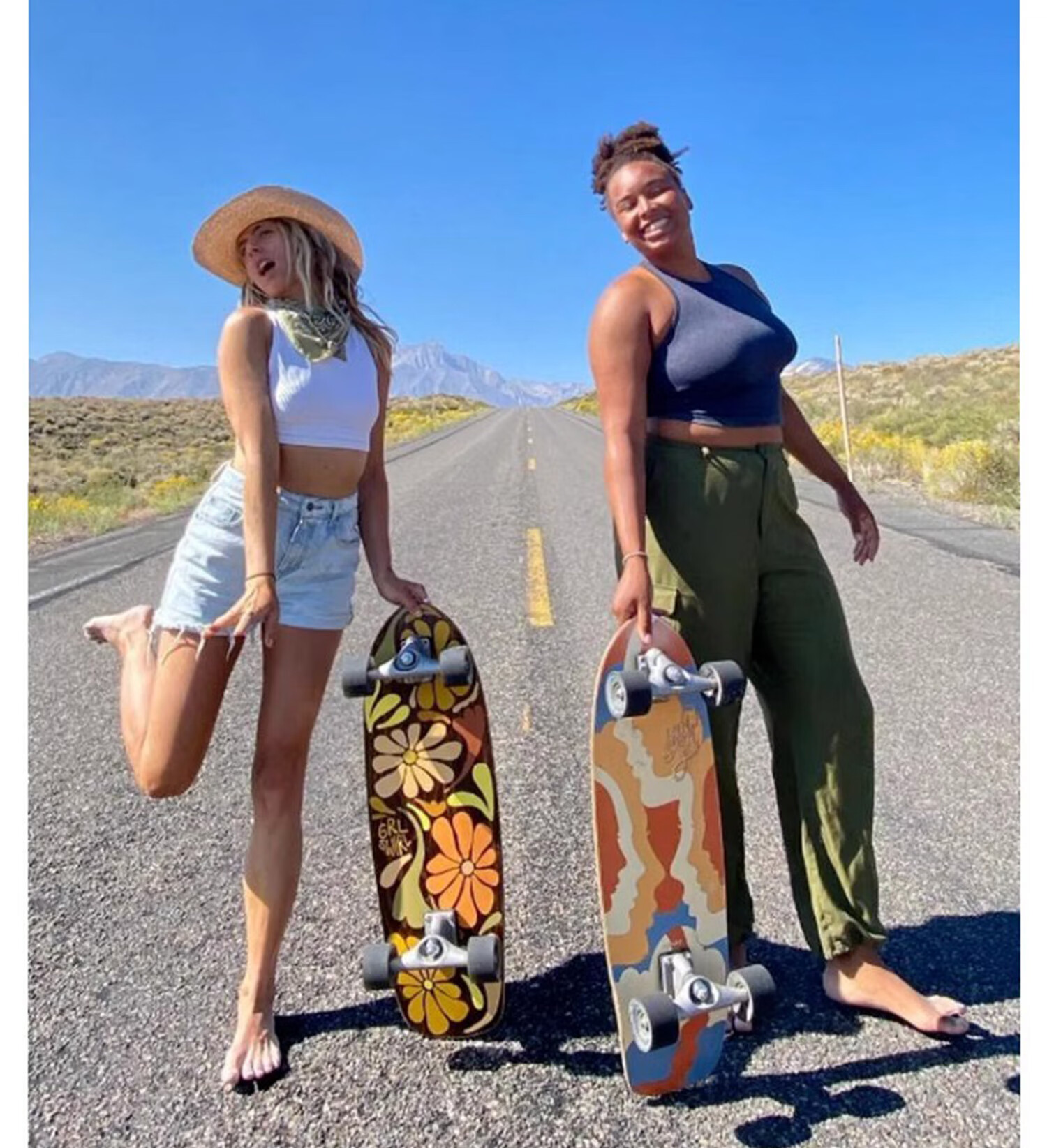 Carver Land Surfboard Charity Skateboard Adult Female Land Surfboard "Bloom" 29.5 Inch CX4PU Truck 2