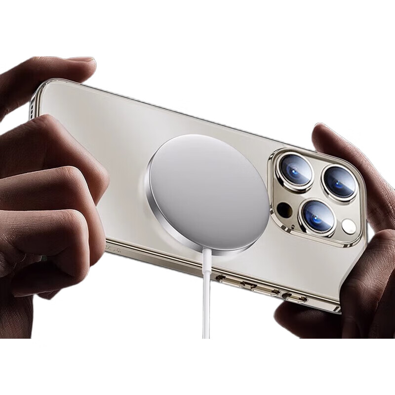 Прозрачный чехол с MagSafe для iPhone 12