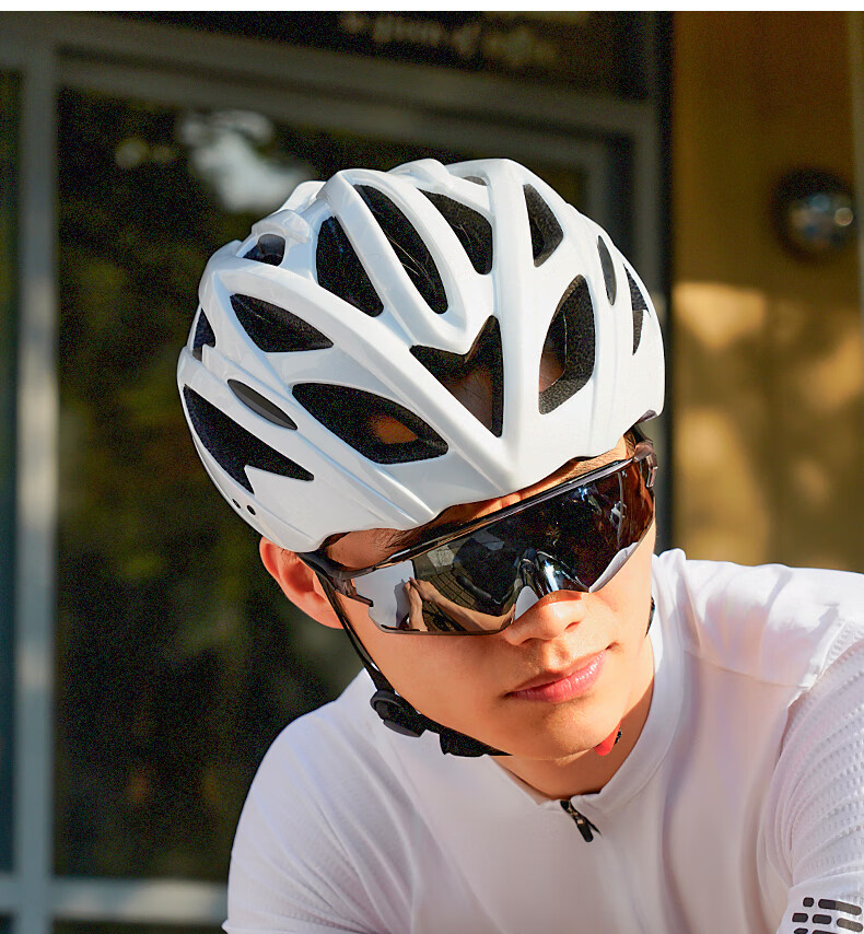 ACRUNU Integrated Cycling Helmet Mountain Road Bike Casual Commuting Breathable Safety Helmet Upgraded Thickened Pure Black 10