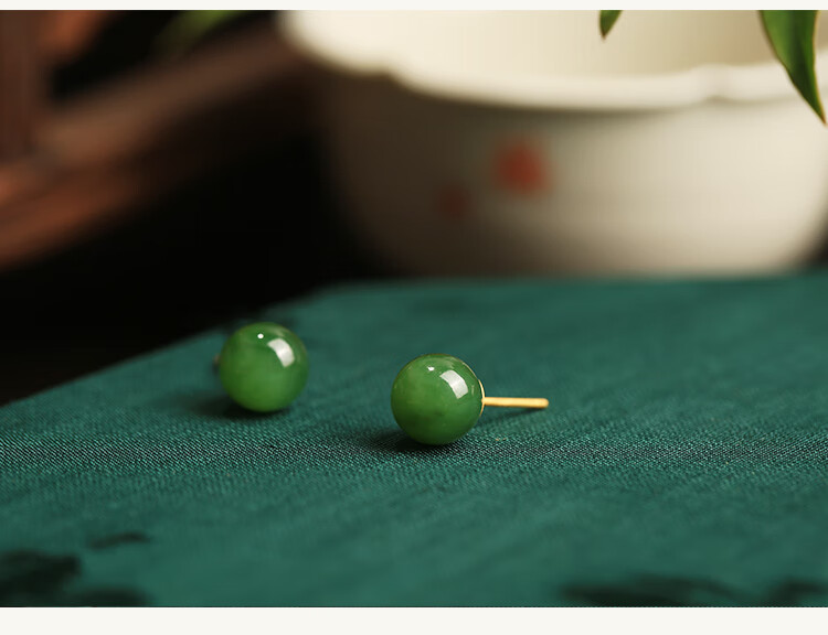 Xiaoyinjiang Hetian Jade S925 Silver Stud Earrings for Women, New Chinese Style National Trend Green Gemstone Jade Earrings, New Year Gift 1