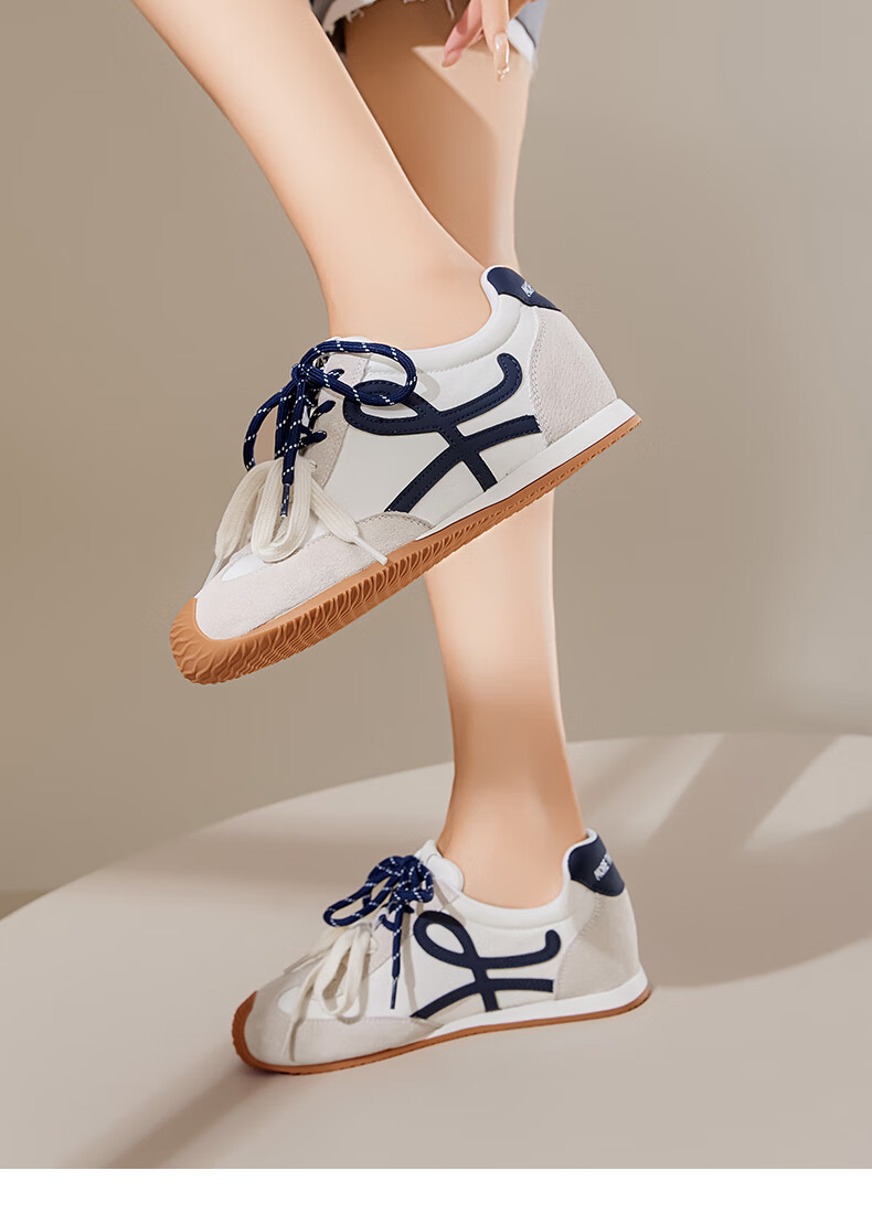 St&Sat Thick-Soled Training Shoes for Women, Summer 2026 New Style, Height-Increasing Soft Sole, Comfortable Classic Versatile Forrest Gump Casual Sneakers 1