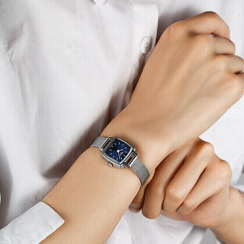 TISSOT Swiss Watch Lovely Series Quartz Women's Watch Christmas Gift for Girlfriend T058.109.33.456.00