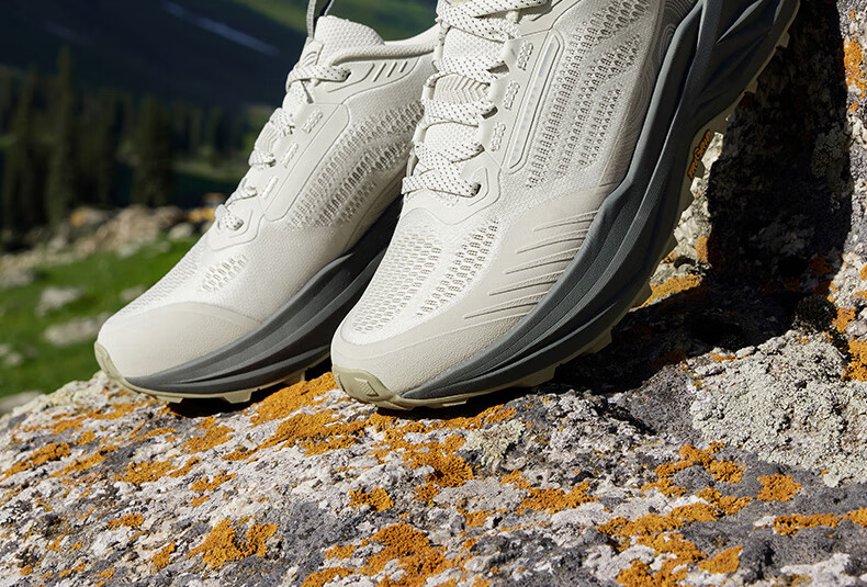 361° Men's Sports Shoes, Breathable Yushan 3 Outdoor Hiking Shock-Absorbing Wear-Resistant Running Shoes for Spring And Summer, Model 672532214-1 37