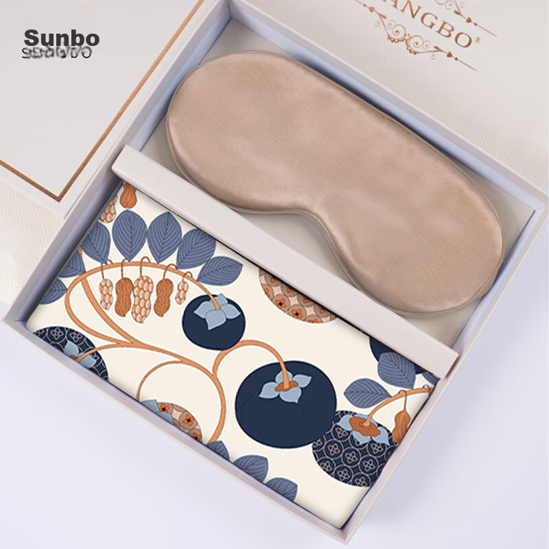 SANGBO Double-Sided Silk Scarf Eye Mask Gift Box for Women, Birthday Present for Leaders, Mothers, Elders, Girlfriends, Classical Carriage Desig