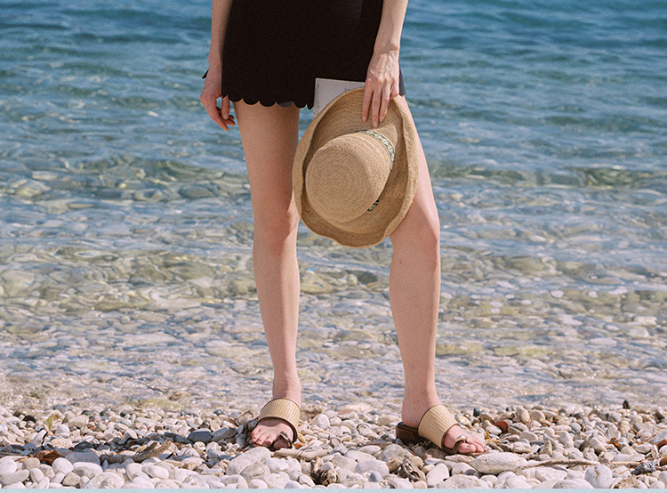 Atlanticbeach 2025 New Popular Halter Neck One-Piece Swimsuit for Women, Summer Hot Spring Vacation Backless Tummy-Covering Little Black Dress-Style Swimwear 2