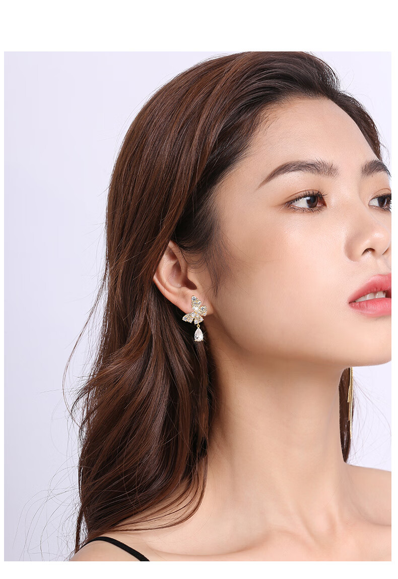 Qlady New Year Butterfly Clip-On Earrings for Women No Piercing Luxury Niche Autumn Winter Jewelry 2026 Drop Earrings Gift 7