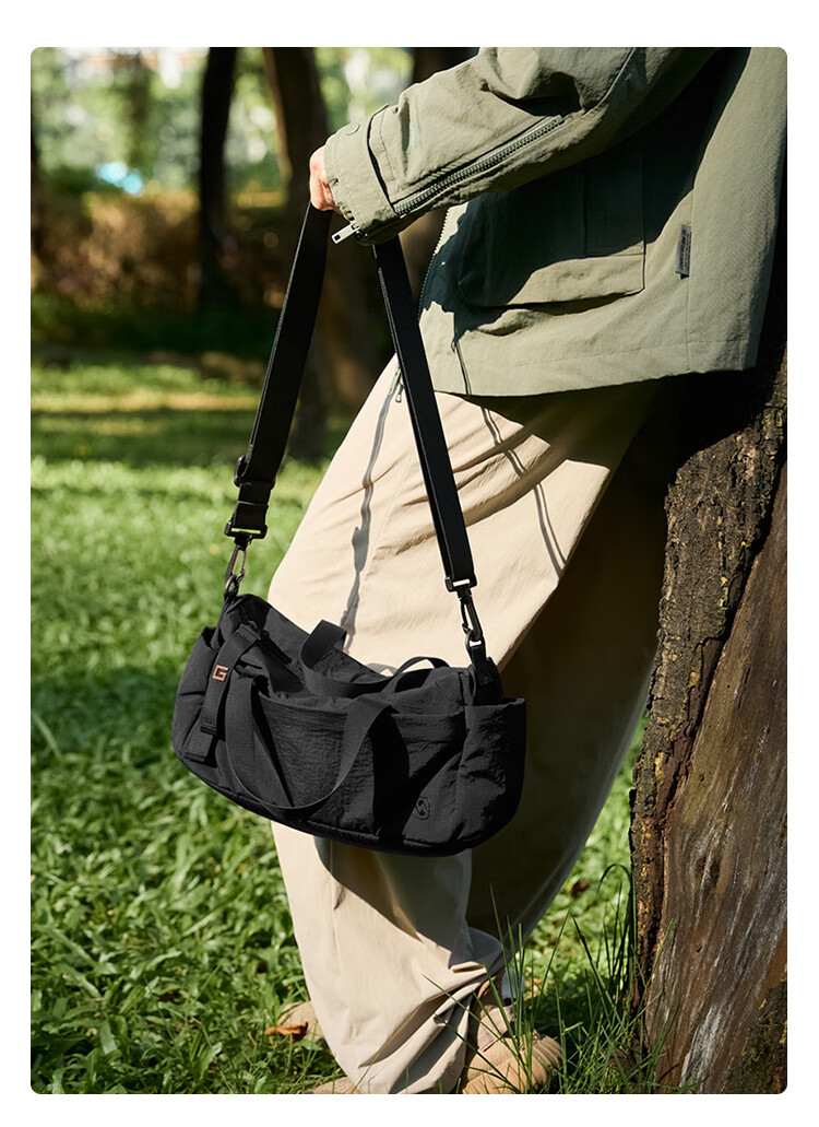 GOLF Shoulder Bag, Casual Crossbody Bag for Men And Women, Lightweight IPad And Phone Bag, Water-Resistant Outdoor Cycling Sports Small Backpack 2