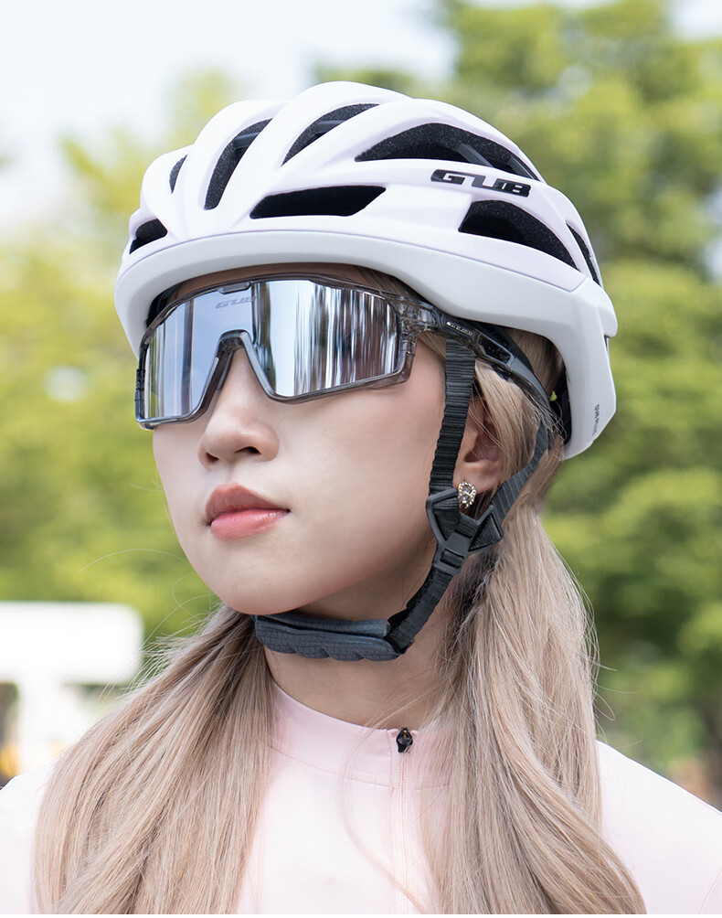 GUB Cycling Glasses with Photochromic Lenses for Day And Night Use, Outdoor Hiking Running, Unisex Road Mountain Bike Windproof Goggles 2